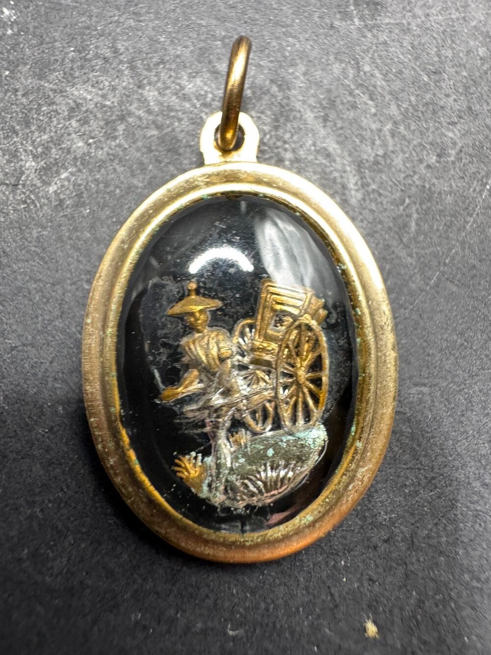 Vintage Rickshaw Black Gold Tone Enamel Oval Asian Design Pendant 26mm Shakudo?